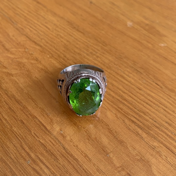 PERIDOT ring - Picture 7 of 10